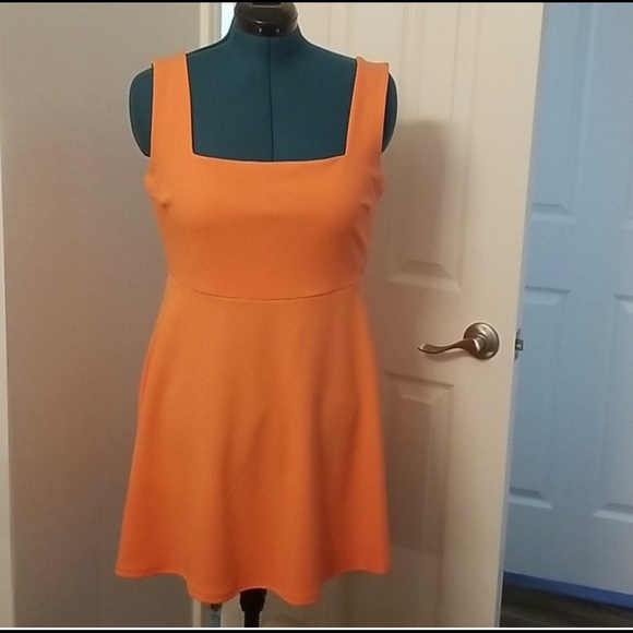 Nasty Gal dress size 10- worn once - Picture 2 of 3
